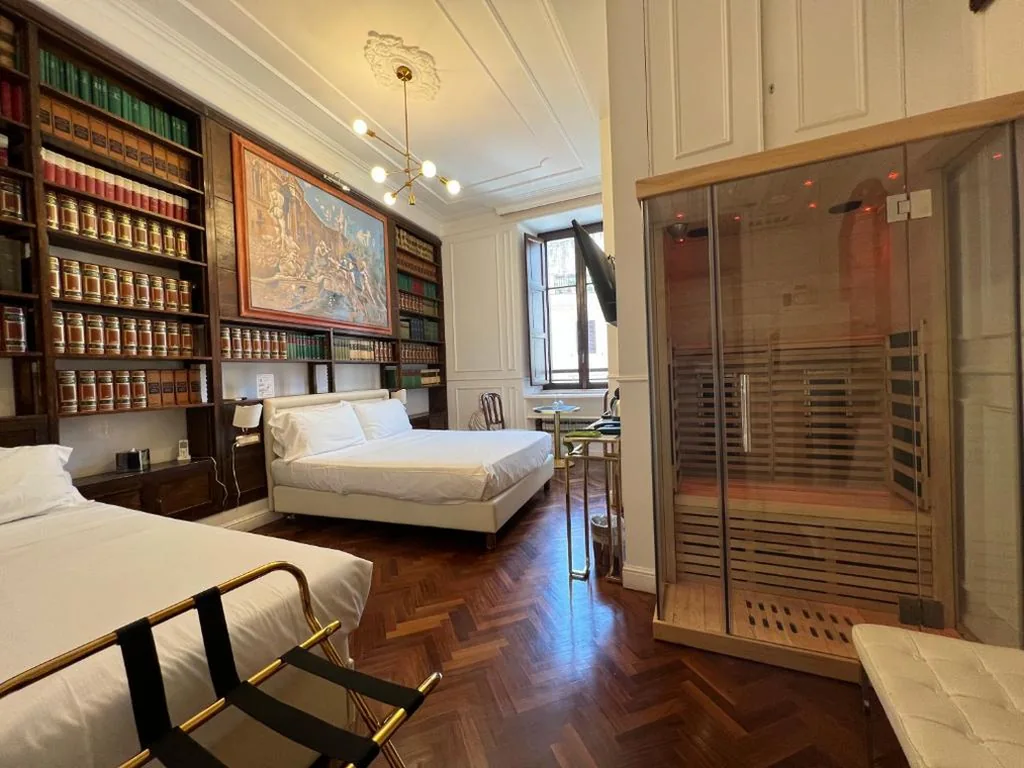 Suite Superior con Vasca Idromassaggio e Sauna — Navona Central Suites