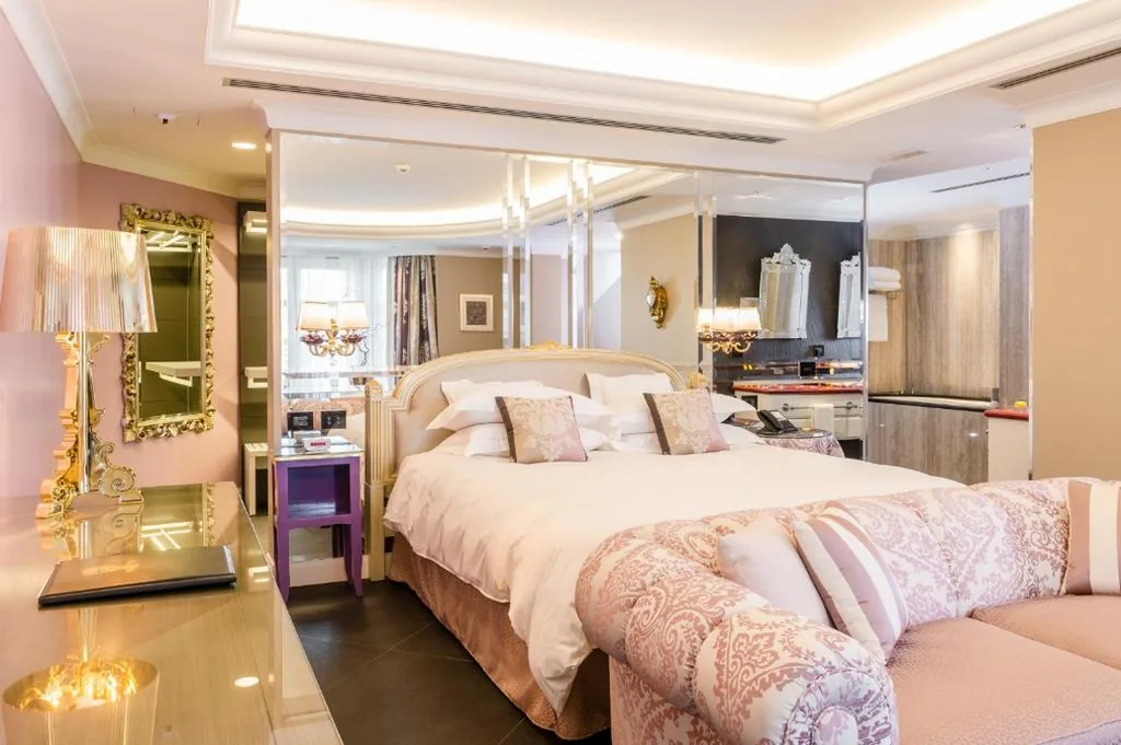 Suite Superior con Vista Lago — Villa e Palazzo Aminta – A Leading Hotel of The World