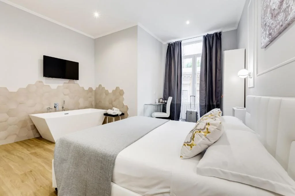 Superior Suite — Opera Private Suites by Premium Suites Collection