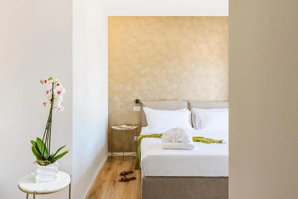 Superior Double Room with Colosseum View — Elysium Suites Colosseo