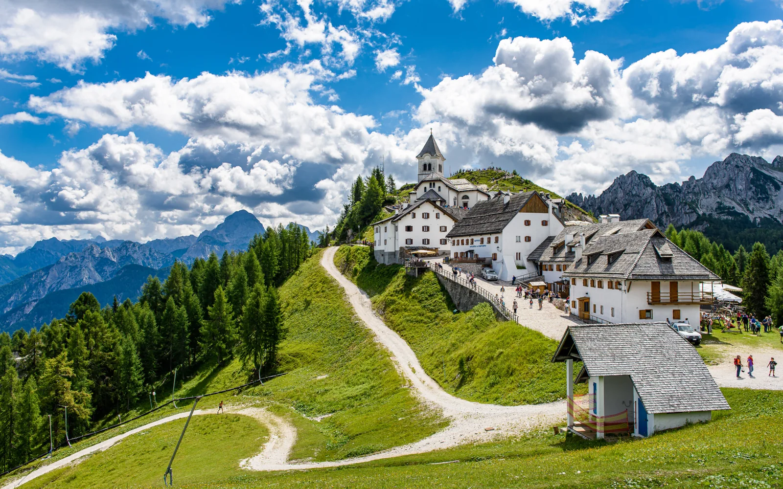 Il Monte Lussari a Tarvisio, in montagna dove l'auto è la più comoda