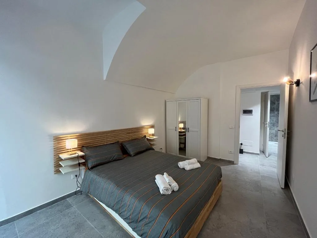 The Obelisk – Host by Traveler’s Nest
