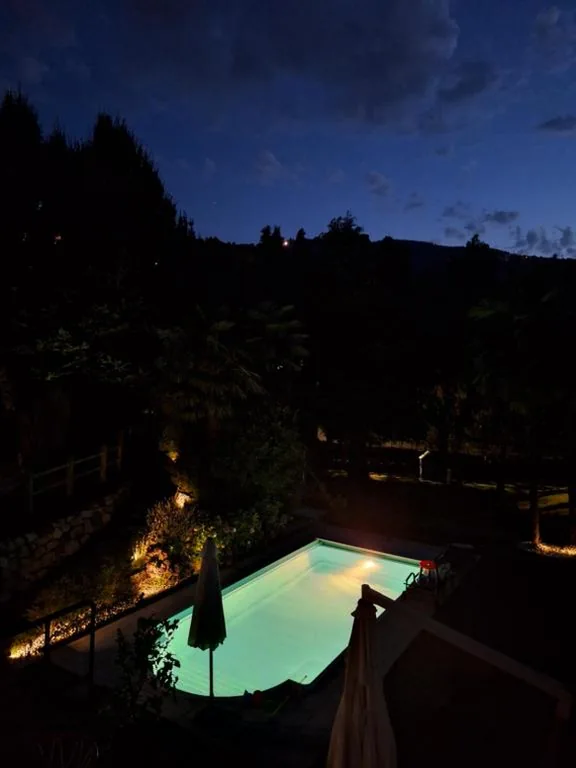 The Ortensia, our Room with Lake View, Spacious Park-Facing Balcony and Private External Bathroom at the Villa Isabella Stresa — foto 8