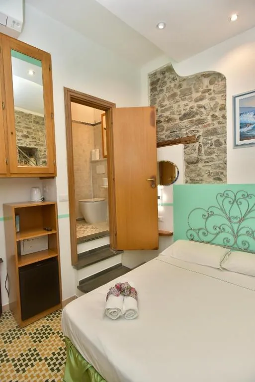 The Vernazza Main Plaza – Rooms & Apartment — foto 3