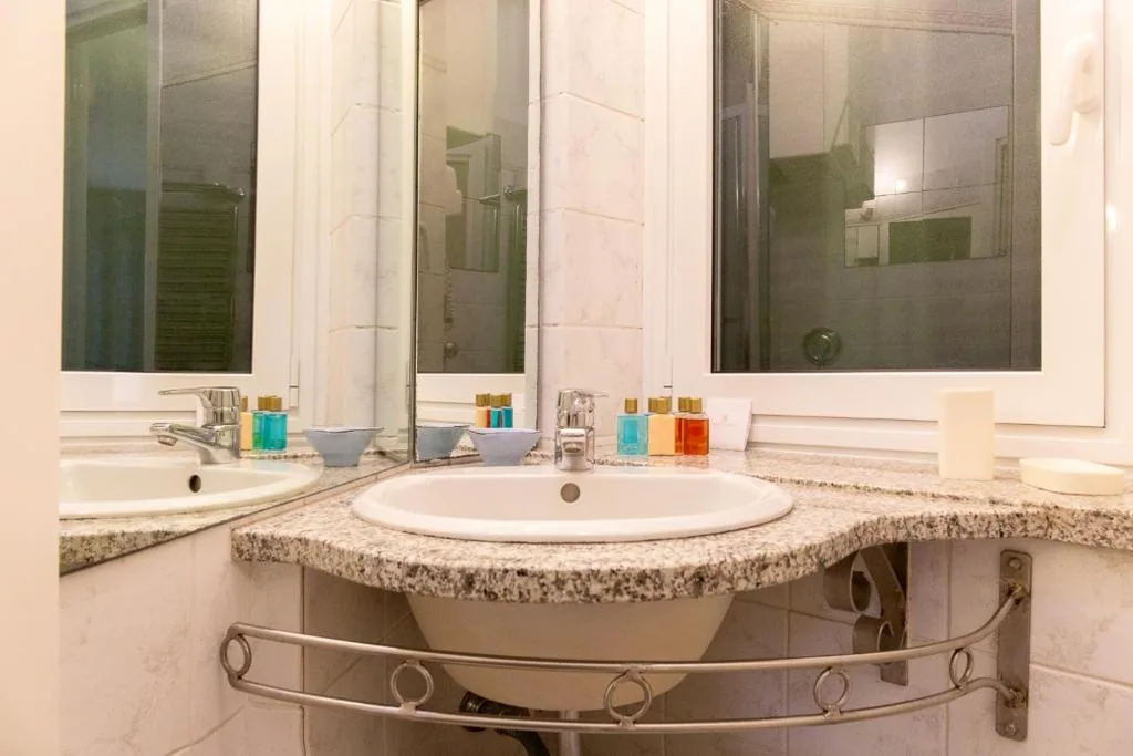 The Vernazza Main Plaza – Rooms & Suites — foto 8