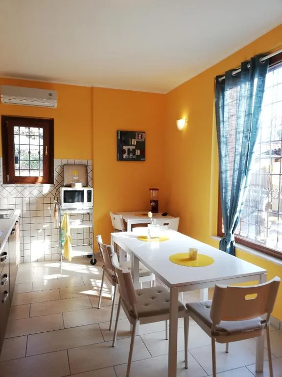 The Yellow House — foto 3