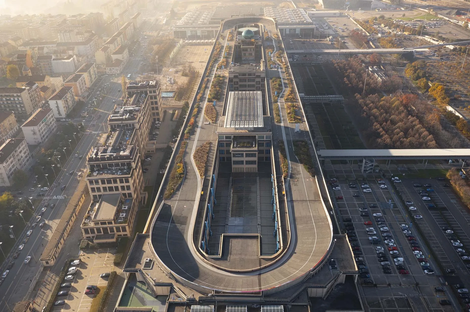 Il Lingotto a Torino, l'ex fabbrica Fiat con la pista sul tetto