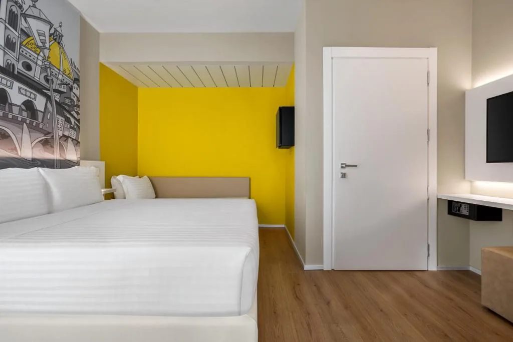 1 letto matrimoniale, camera per ospiti disabili, doccia a con accesso per sedie a rotelle, non fumatori — Wyndham Garden Florence
