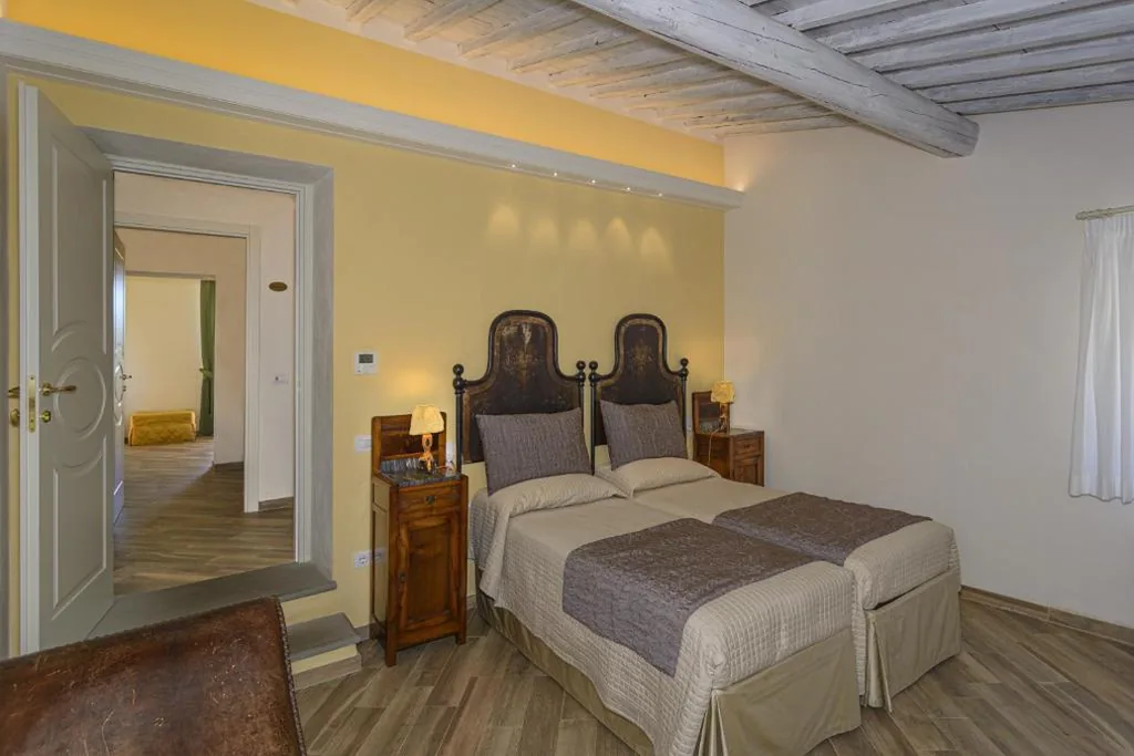 2 Connecting Rooms — Villa Agnolaccio Residenza d’Epoca