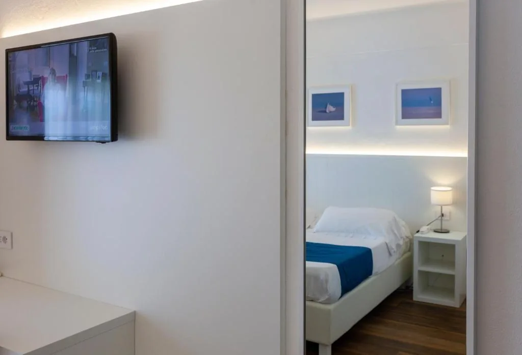 2 Adjoining Double Rooms with Balcony — Hotel Tarabella