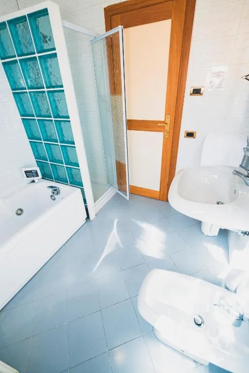 2 Camere Matrimoniali Comunicanti — Grand Hotel Milano