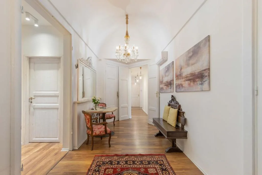 900 – Guest House