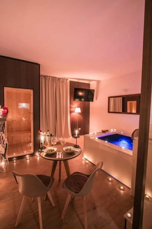 Alma Suites – Jacuzzi Livorno — foto 5
