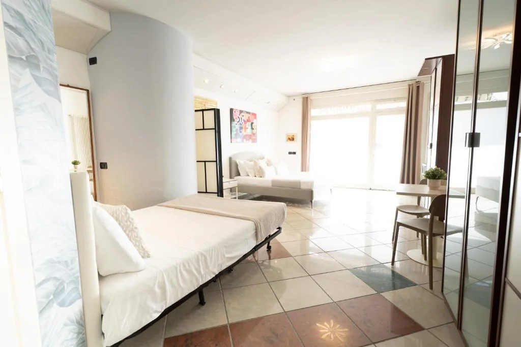 Amarin Pisa Room