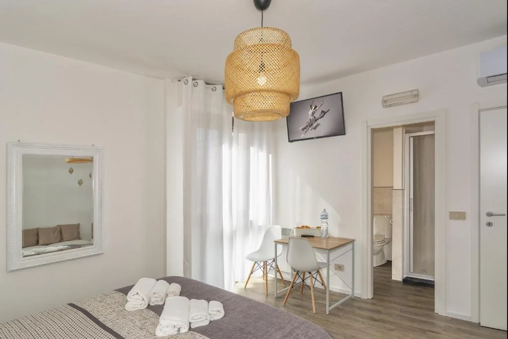 Large Double Room — Affittacamere L’APPRODO