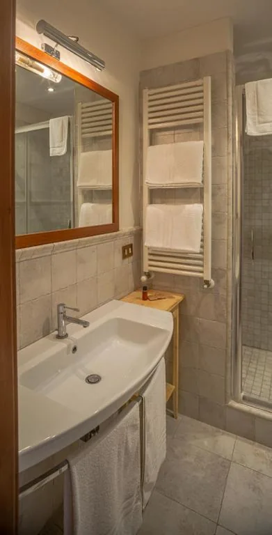 Large Double Room — B&B La Torre – Fattoria di Larniano