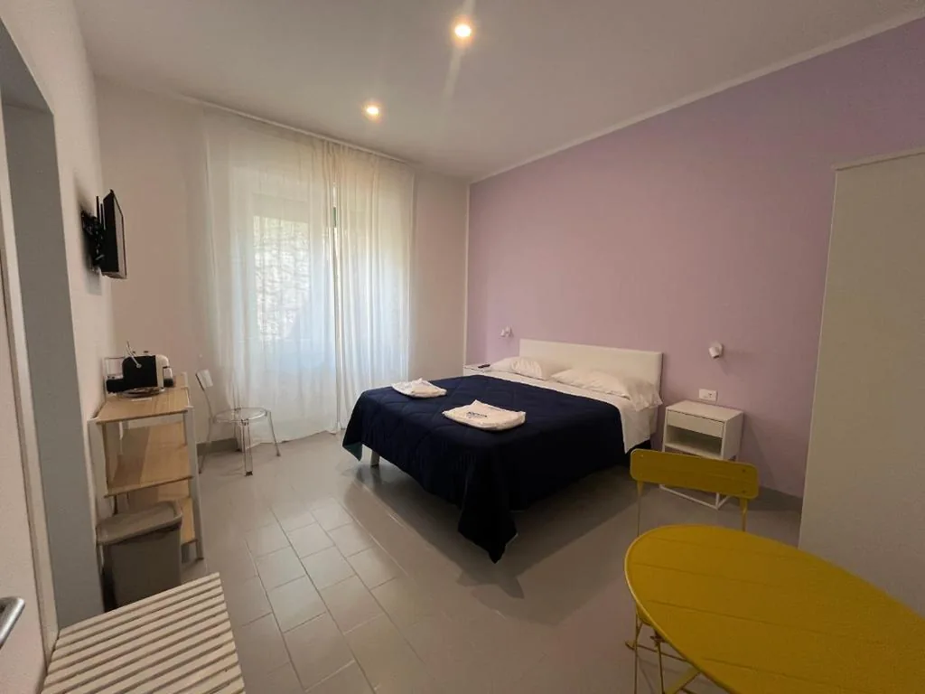 Ampia Camera Matrimoniale — Bed and coffee Rooms Portoferraio