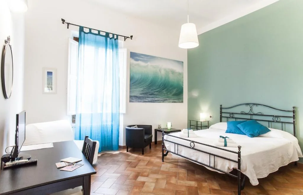 Large Double Room — Chez Moi B&B