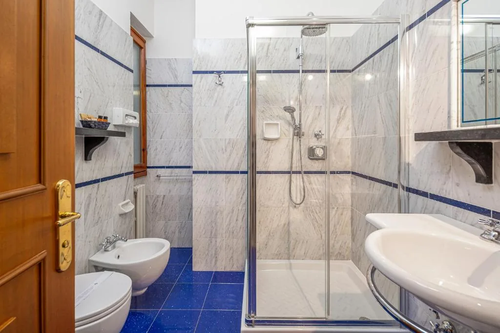 Large Double Room — Hotel City