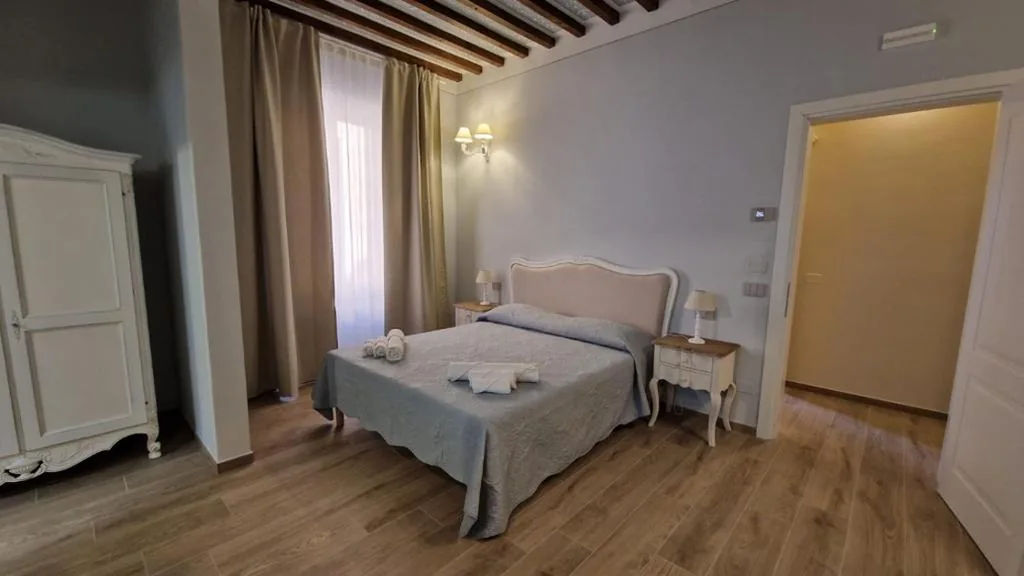 Ampia Camera Matrimoniale — La Perla del Borgo B&B