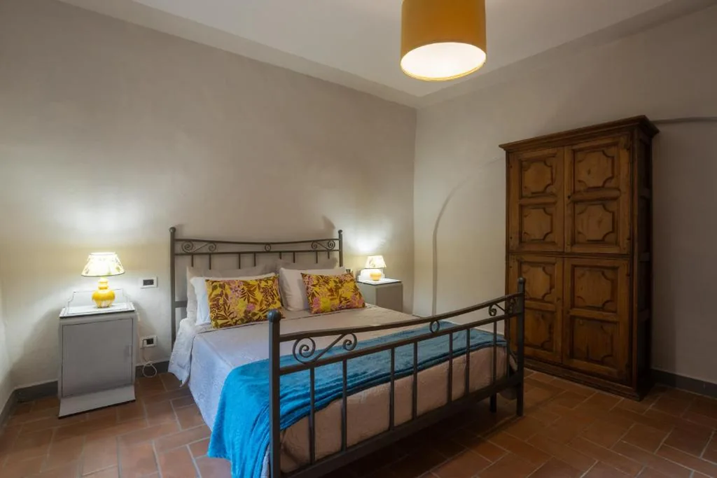 Ampia Camera Matrimoniale — LE FONTI di SAN GIMIGNANO ROOM
