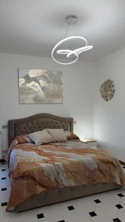 Large Double Room — Pisa center design