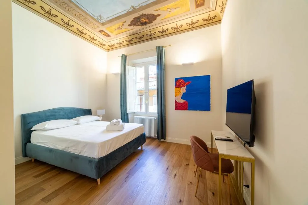 Large Double Room — Residenza d’Epoca Palazzo Salviati Quaratesi