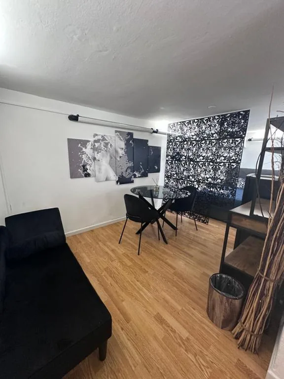 Large Double Room — Urban Suite