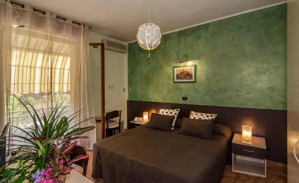 Large Superior Double or Twin Room — Hotel Gabrini