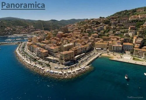 Ampio monolocale con balcone fronte mare — foto 5