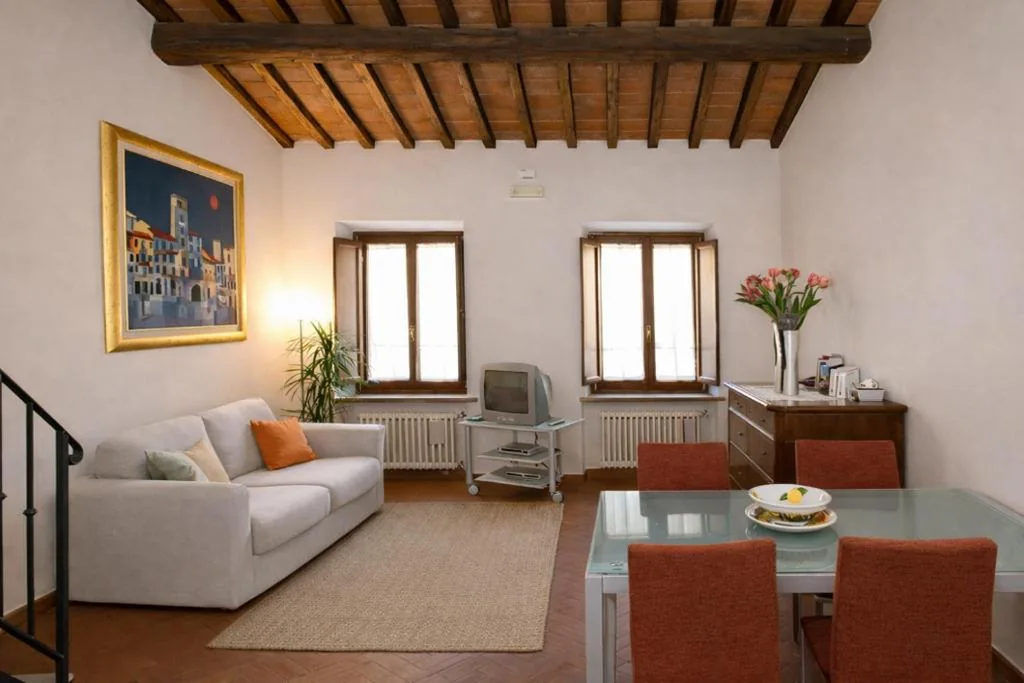Appartamentino su 2 Livelli — La Corte Del Re Suite & Rooms Arezzo