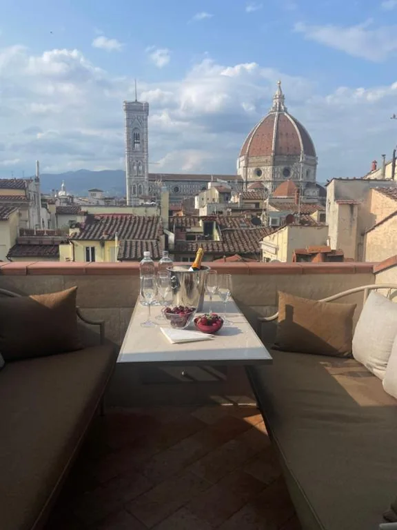 Appartamento attico con terrazza e vista — Renascentia in Florence – Adults Only