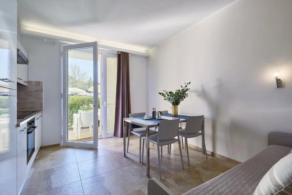 Appartamento con 1 Camera da Letto — Golden Apartments