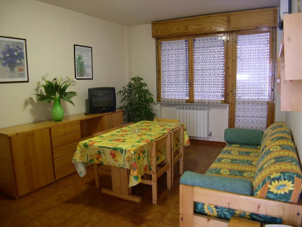 Appartamento con 2 Camere da Letto e Balcone — Residence Isola Verde Cisanello