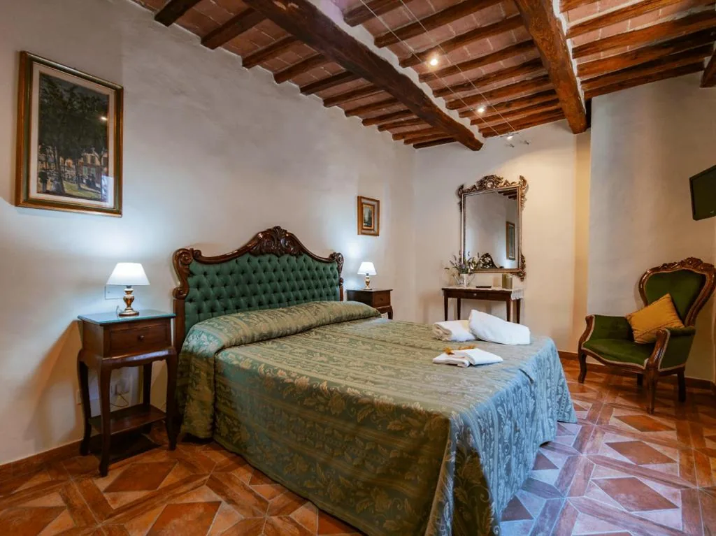Two-Bedroom Apartment - Separate Building — B&B Siena In Centro – Diffuso