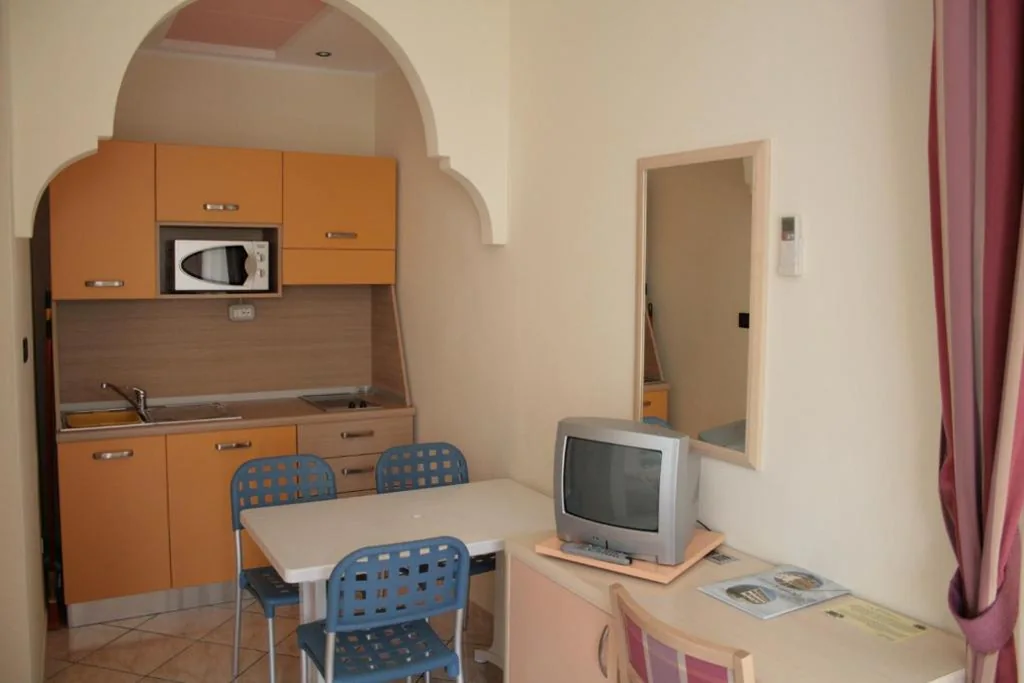 Appartamento con 2 Camere da Letto — Hotel Sileoni Dépendance Villa Antonio