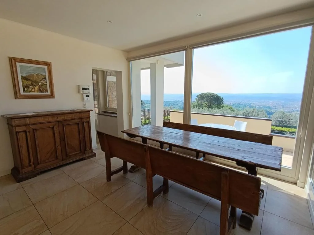 Appartamento con piscina in Villa — foto 5