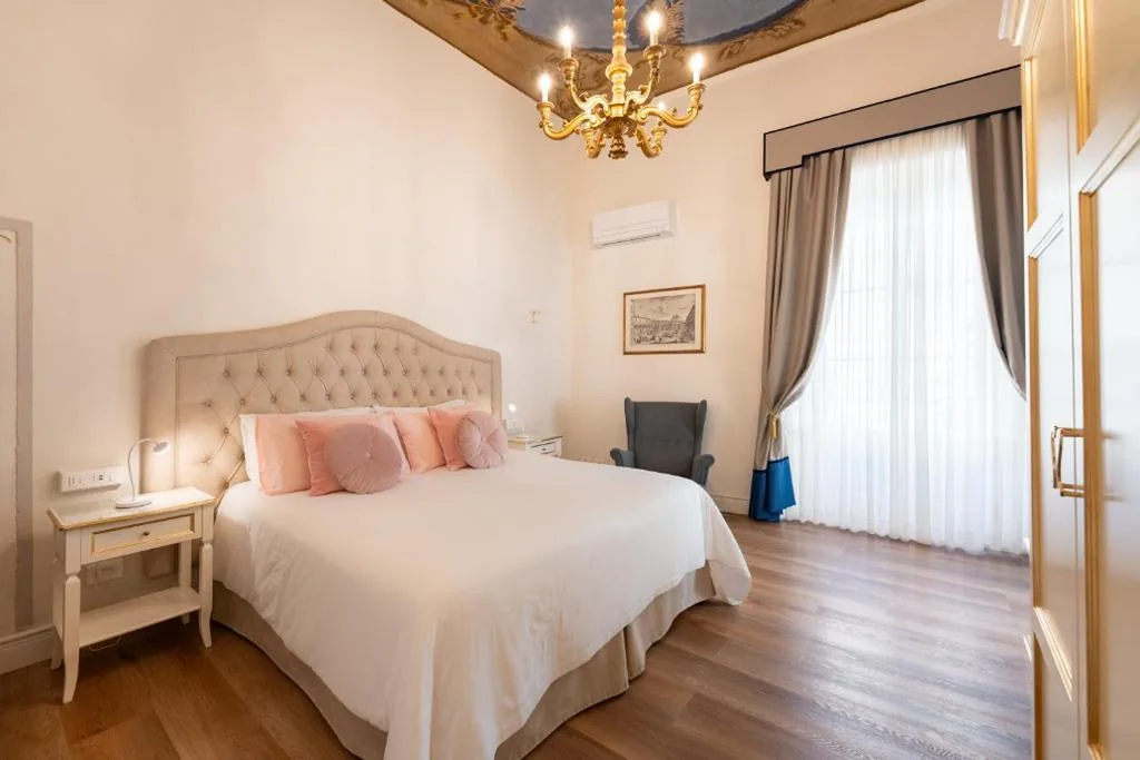 Appartamento con Terrazza — Palazzo D’Ambra Residenza d’Epoca