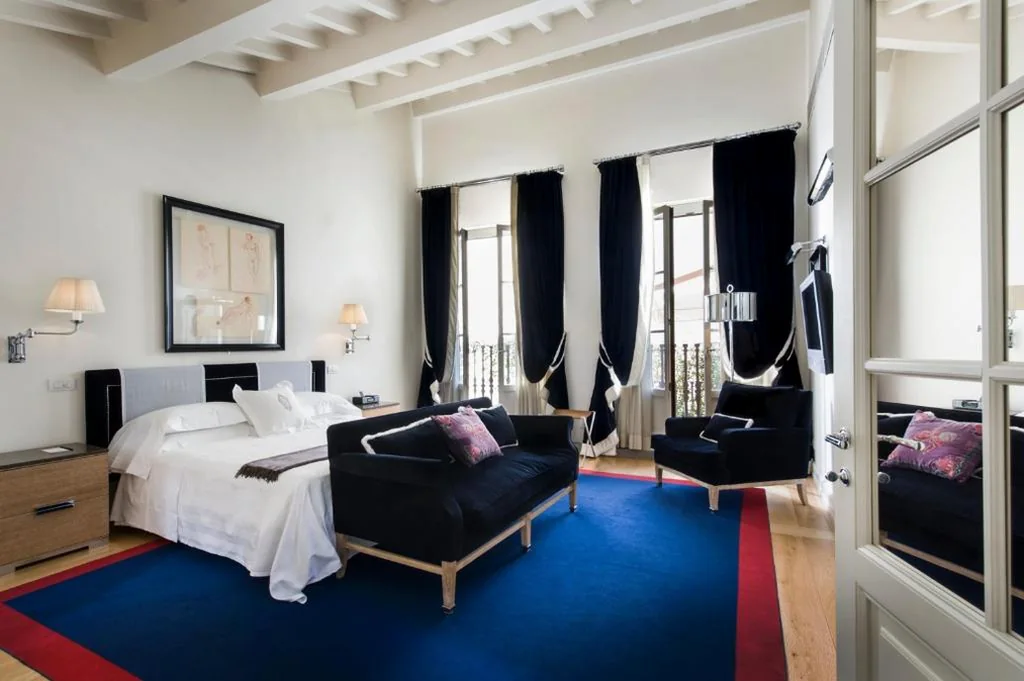 Apartment with Terrace — Palazzo Vecchietti – Residenza D’Epoca