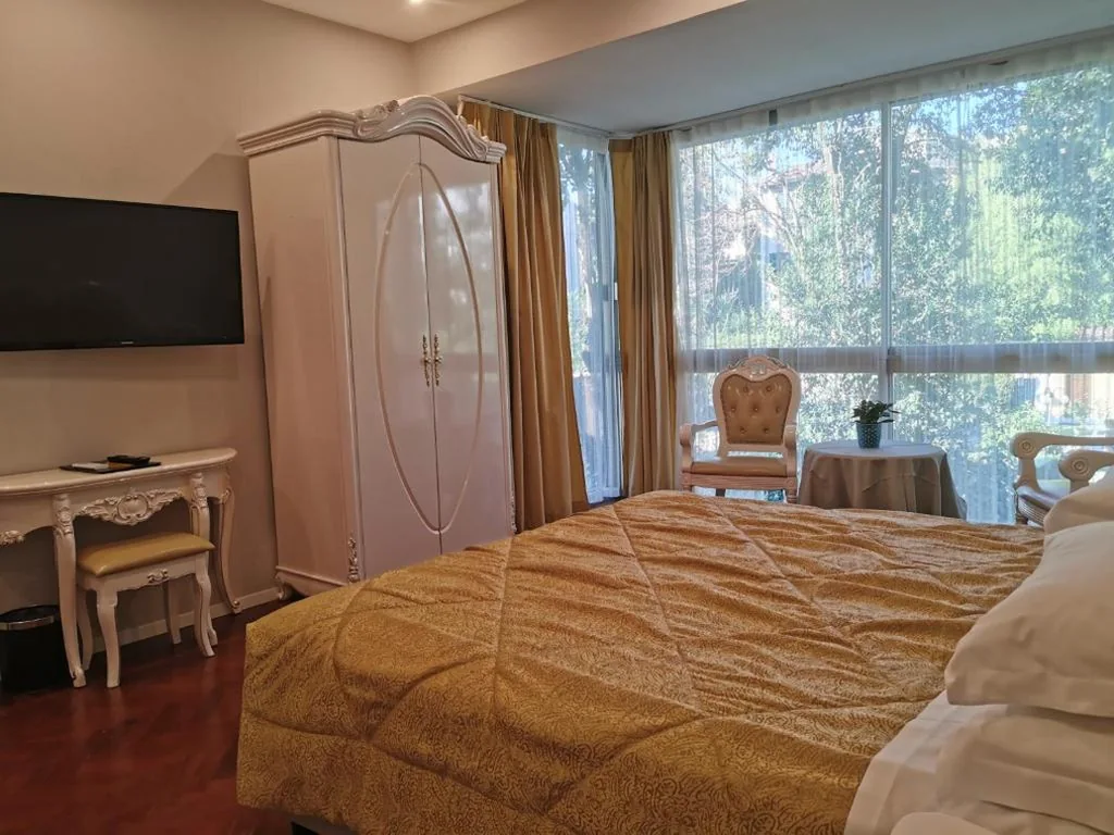Apartment with Garden View - Annex — Villa Royal