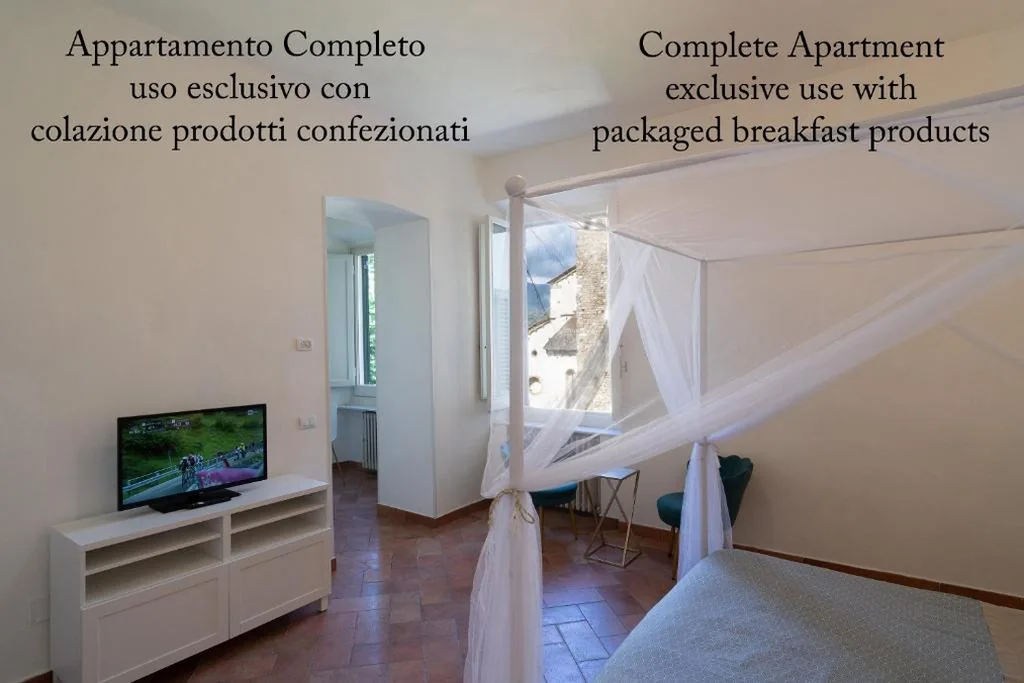 Deluxe One-Bedroom Apartment with Garden View — Secret Window