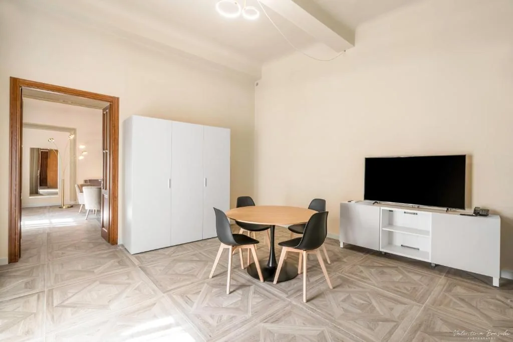 One-Bedroom Deluxe Apartment — Hotel Adamas
