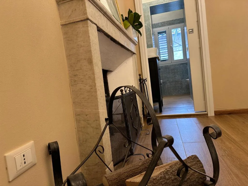 Appartamento Deluxe con 2 Camere da Letto — Apartment with 2 suites in Center of Lucca