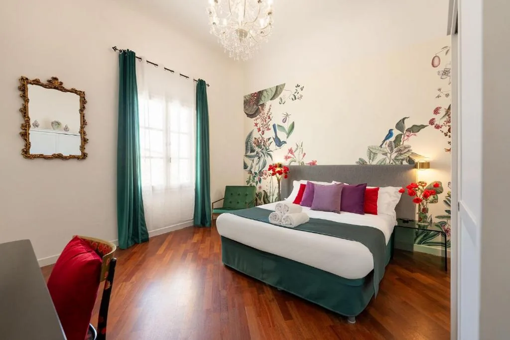 Two-Level Apartment — Home Faenza at Most Historical Center with LIFT !!!