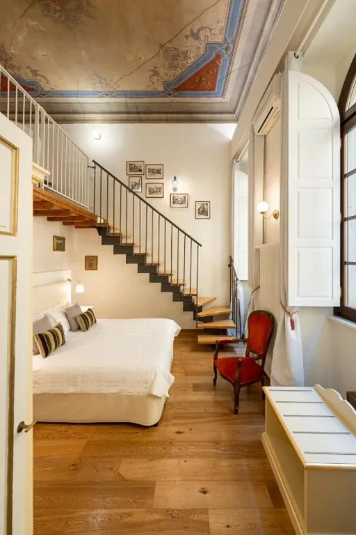 Appartamento su 2 Livelli — Palazzo D’Ambra Residenza d’Epoca