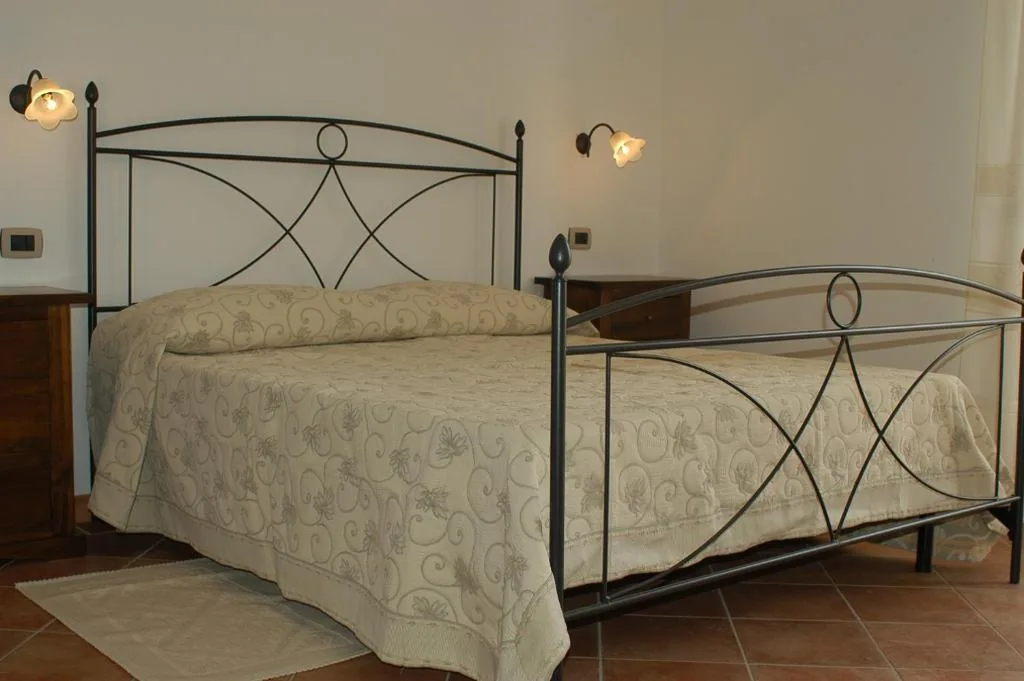 B&B Il Girasole – Rooms & House in country – air conditioned – 1500 meters from historic center