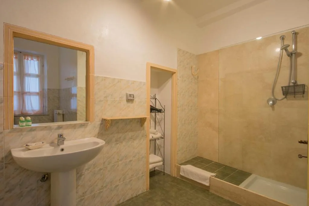 B&B Pantaneto – Palazzo Bulgarini — foto 3