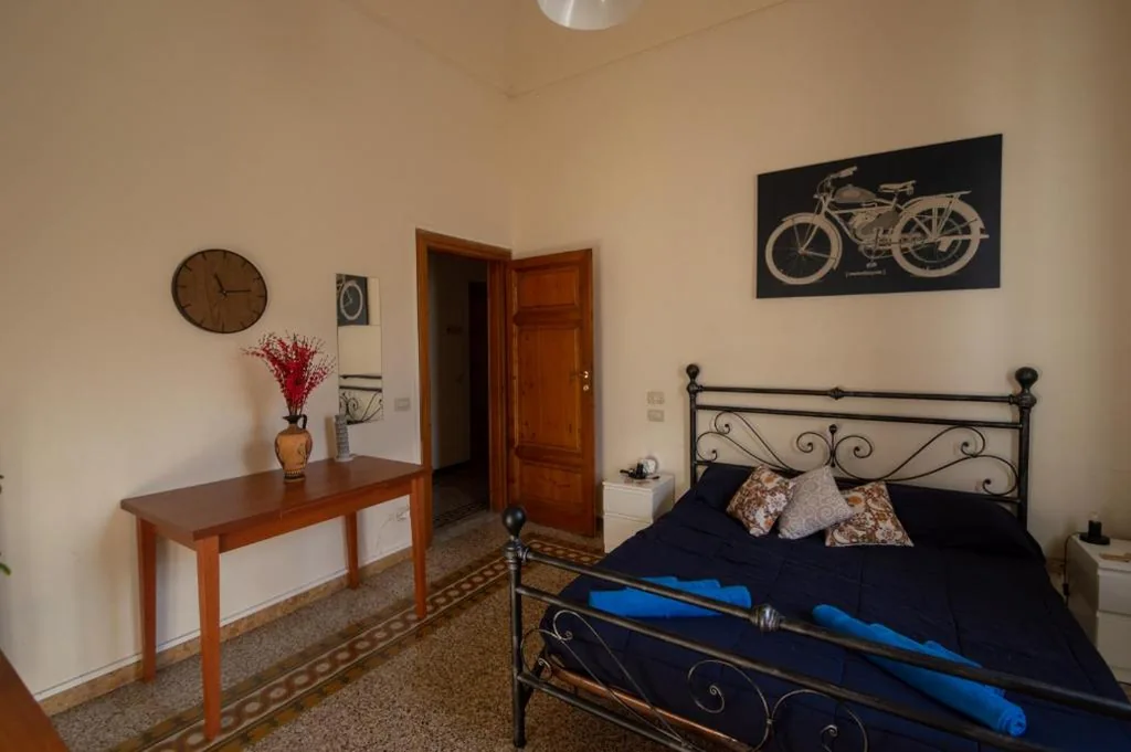 Bonanno Street Tower free parking — foto 6