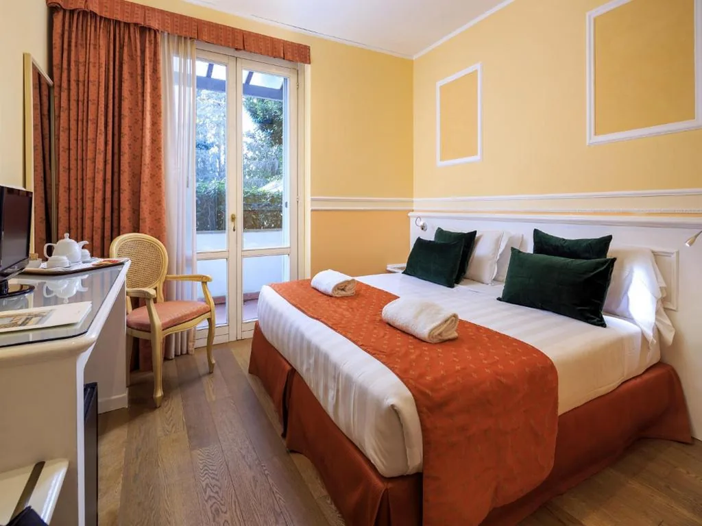 Basic Double/Twin Room - Annex — Hotel Villa Carlotta