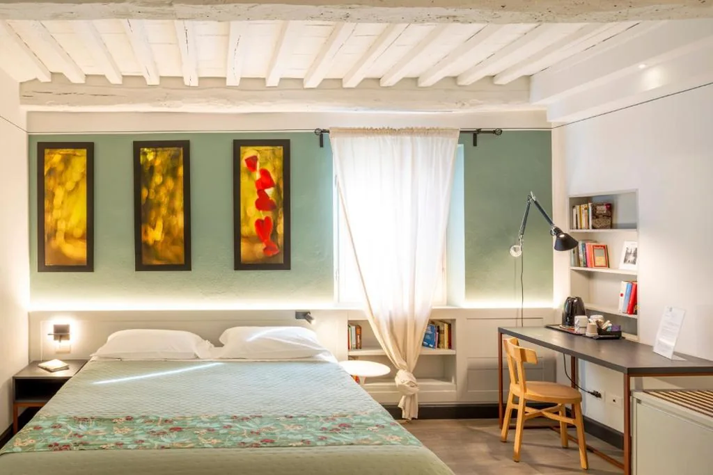 Camera Budget Matrimoniale/Doppia con Letti Singoli — Duccio Nacci Rooms- Guesthouse